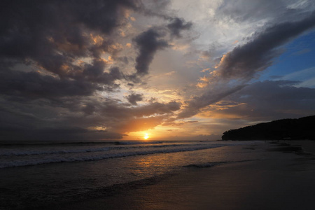 尼加拉瓜 el coco 海滩上的日落