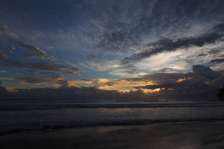 尼加拉瓜 el coco 海滩上的日落
