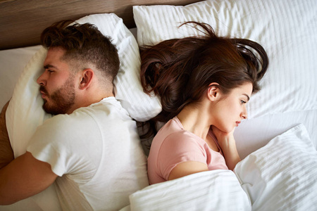 夫妻床上肉麻情话_夫妻床上前奏肉麻情话_夫妻之间肉麻的性情话