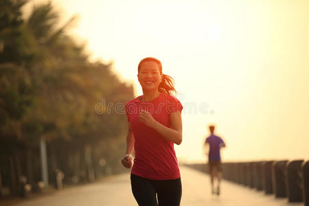 健康的生活方式女性跑步