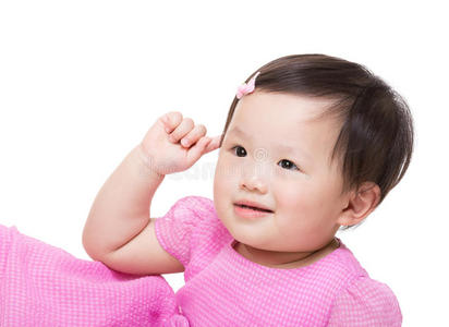 亚洲女婴摸耳朵