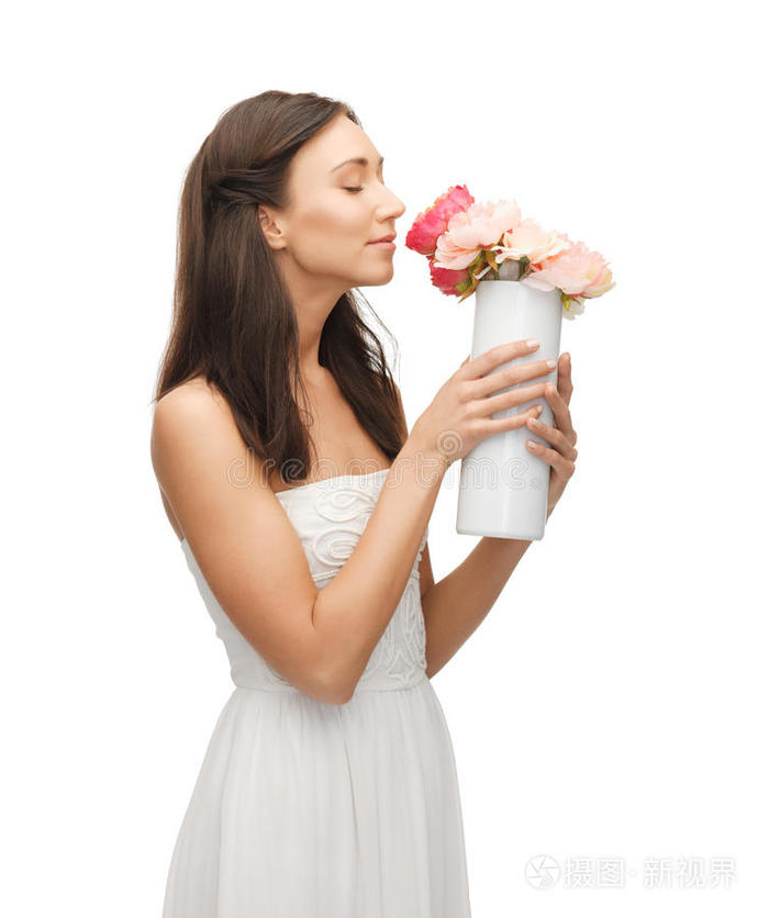 拿着花瓶的女人