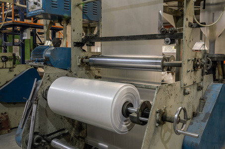 生产塑料袋用聚乙烯的机器照片