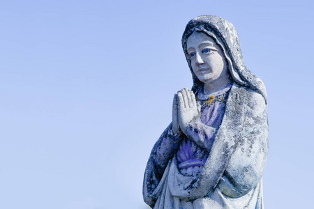 圣母祈祷的古董雕像宗教信仰神圣罪恶