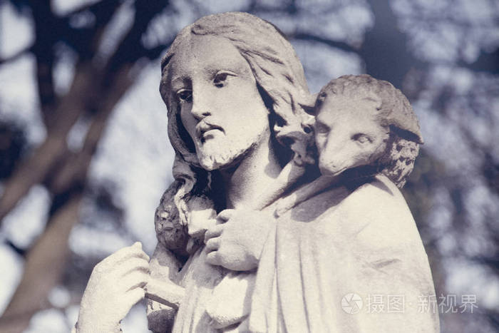 耶稣基督圣像的碎片是好牧羊人他肩上扛着丢失的羊圣经传统宗教基督教