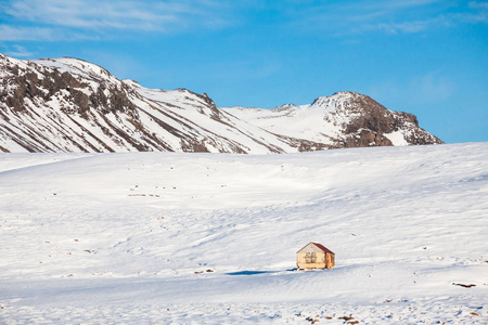 美丽的冬季雪景，位于柯克朱费尔附近