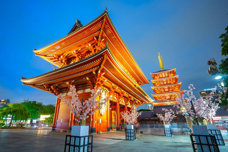 日本东京阪神寺晚上.