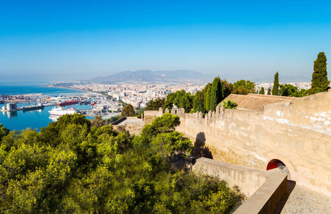 西班牙马拉加从直布罗陀法罗城堡的港口景色