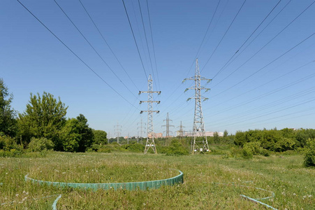 莫斯科卢布林公园的电线图片