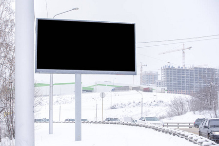 城市道路旁的大型广告牌形式图片