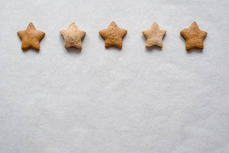 星星形状的圣诞姜饼饼干
