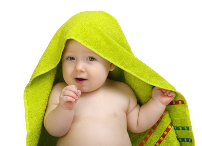 婴儿在白色背景上毛巾图片