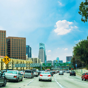 加州洛杉矶110高速公路的交通