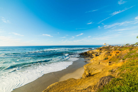 圣地亚哥拉霍拉海滩上空的蓝天。 南加州