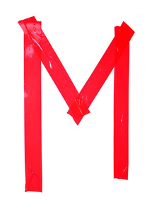 用白色背景隔离的绝缘胶带制成的字母m符号