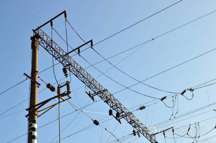 带电线的电杆. 高压电力线.照片-正版商用图片14m1x6-摄图新视界