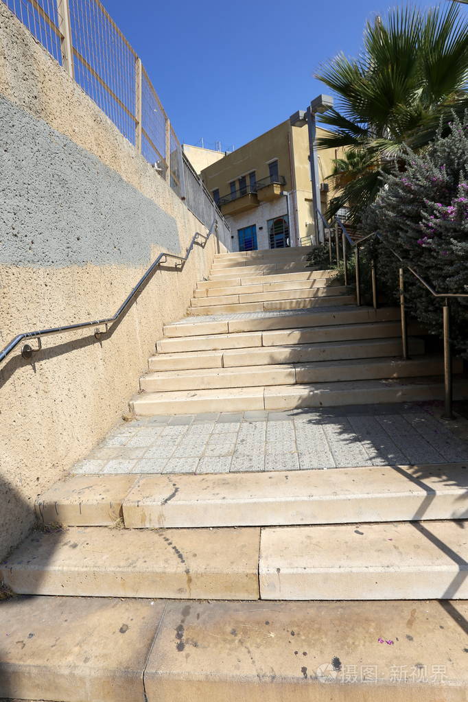 旧城市公园的楼梯
