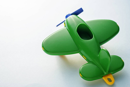 绿色儿童飞机