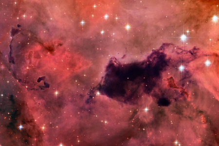 美丽的星云星场星团在外层空间。 科幻艺术。 由美国宇航局提供的这幅图像的元素