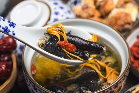 乌骨鸡汤的营养与健康照片