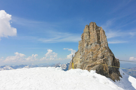 mt. 瑞士Titlis从360度的角度全景了瑞士的热门旅游景点。