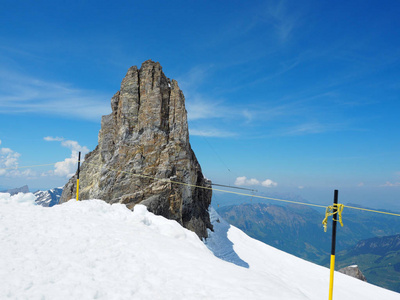 mt. 瑞士Titlis从360度的角度全景了瑞士的热门旅游景点。