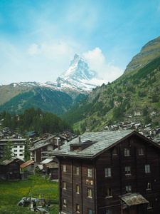 美丽的山脉景观，从瑞士泽马特的物质角形。