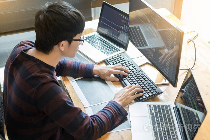 java多线程程序例子_java桌面程序_java程序员壁纸