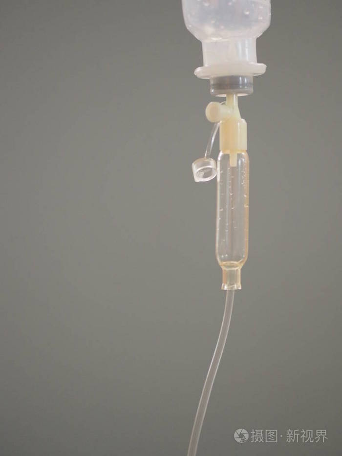 医院病房的生理盐水袋
