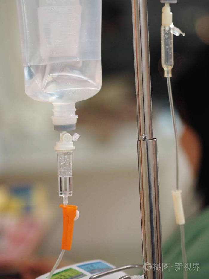 医院病房的生理盐水袋
