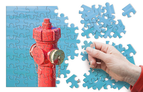 管理你的防火计划红色消防栓与水背景概念图像拼图形状
