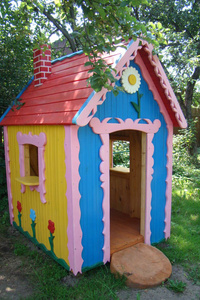 s play house made of wood