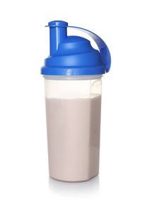 运动瓶中分离的蛋白奶昔