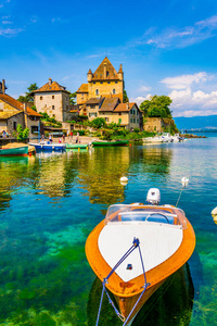 法国城市象牙城堡湖畔景色图片