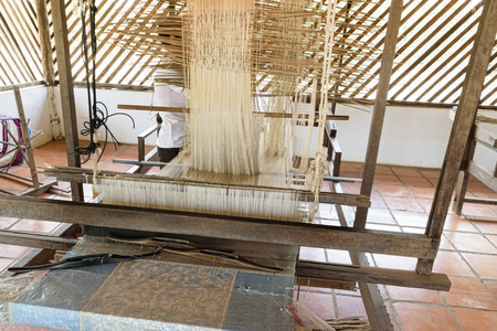 古代手工丝绸制作过程图片