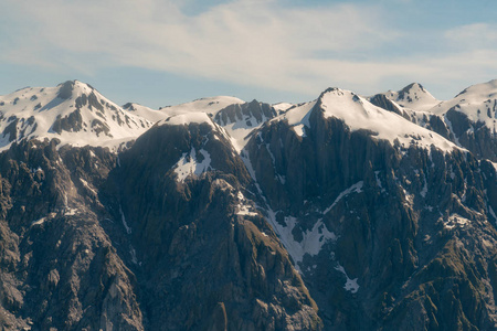山顶狐狸冰川黑色岩石新西兰自然景观