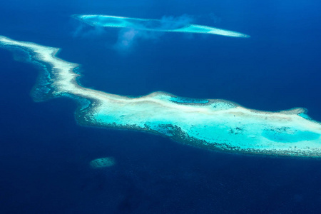 马尔代夫岛印度洋环礁珊瑚礁鸟瞰景观