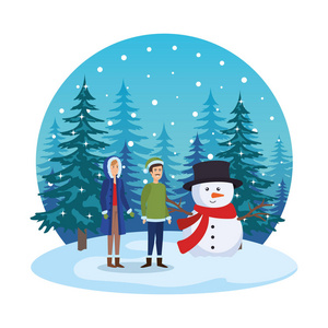 年轻夫妇与雪人在雪景