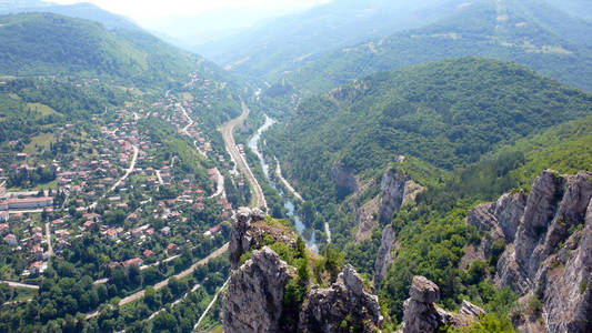 令人惊叹的景观与伊斯卡峡谷巴尔干山脉保加利亚