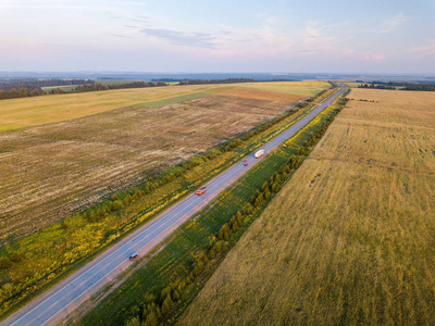 空中鸟瞰的道路上, 无人机的观点