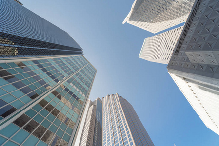 天空向上看图片-天空向上看素材-天空向上看插画-摄图新视界