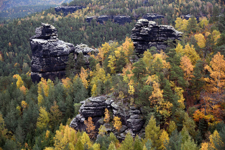 自然和徒步旅行在SchsischeSchweizOsterzgebirge在自由状态的萨克森东部德国。 一个受欢迎的旅游和旅游区