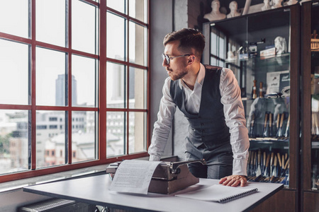 编剧图片-编剧素材-编剧插画-摄图新视界