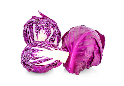 白色背景上分离的紫色卷心菜