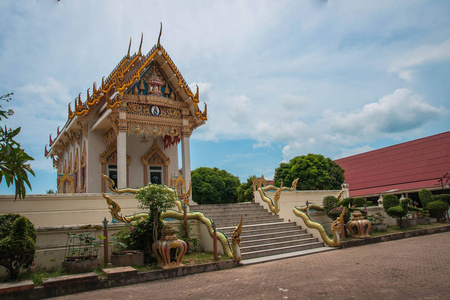 泰国苏拉特萨尼苏梅岛的WatPlaaiLaem寺