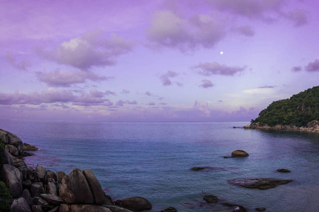 在泰国萨梅岛的Cristal湾，令人惊叹的日落和日出