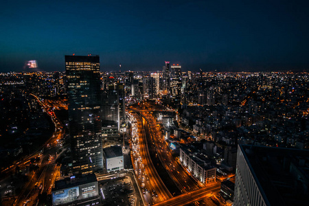 令人叹为观止的夜景，美丽的照明