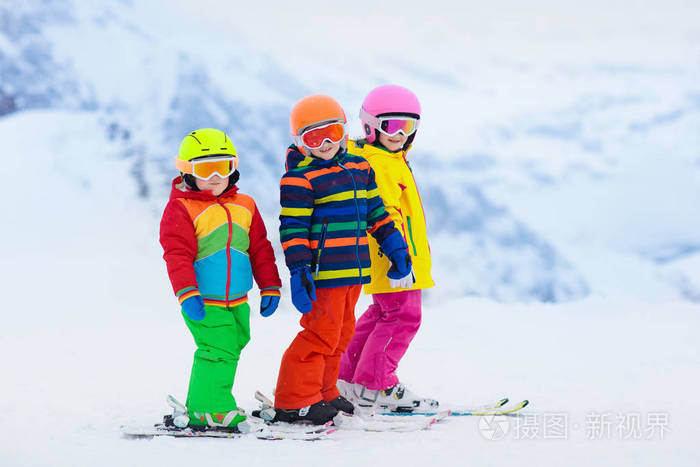 小孩滑雪 小孩滑雪视频