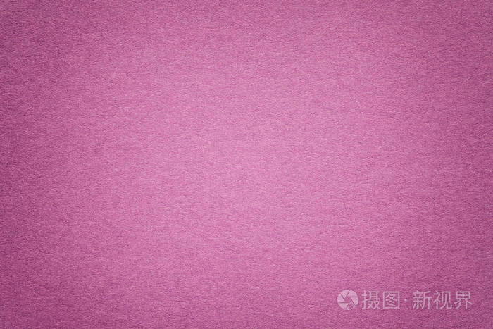 复古深紫色纸背景的纹理带有框架的致密洋红牛皮纸板的结构感觉粉红色