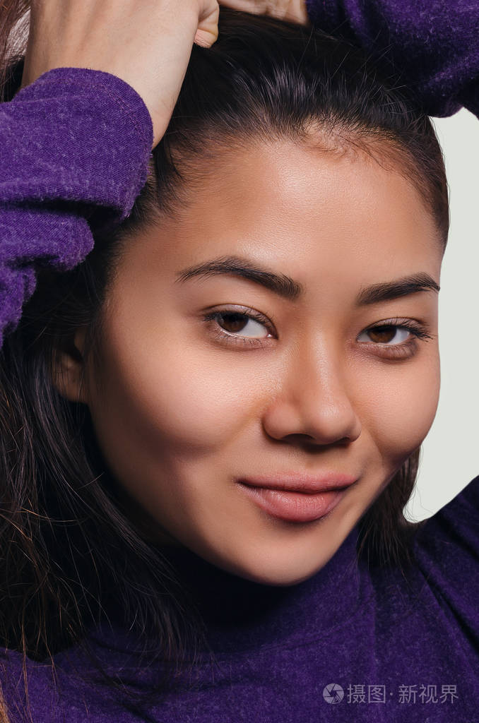 美丽的女人. 摄影棚拍摄. 自然美.